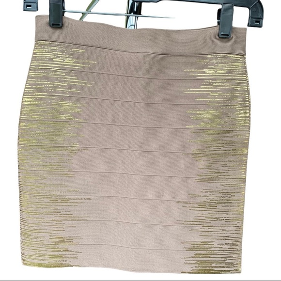 GUESS NWOT Tan Gold Foil Bandage Mini Skirt - Picture 3 of 7